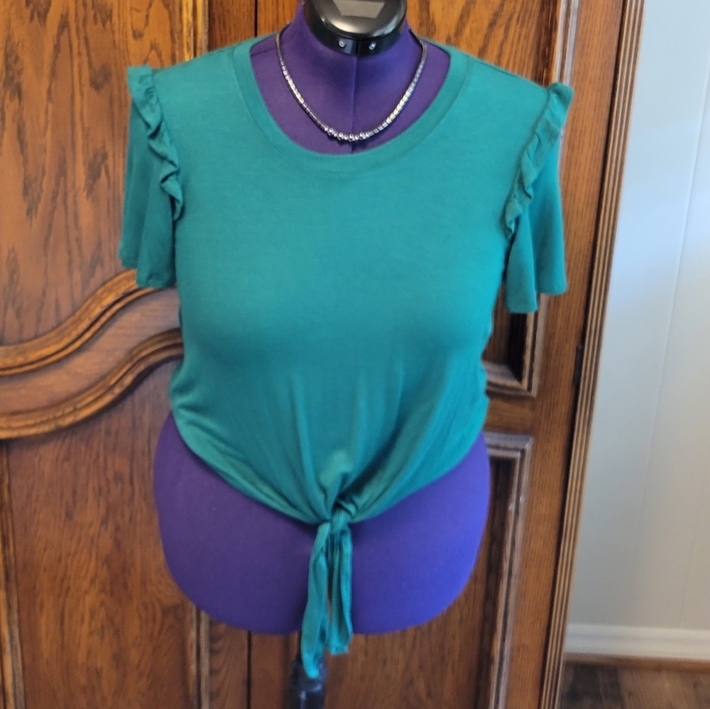 Hunter green soft short sleeve tie up front crop to blouse Sz: S